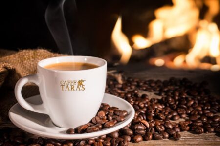 L'espresso perfetto per l'autunno è il nostro caffè artigianale Taras, un gusto forte, deciso e rotondo da gustare con calma